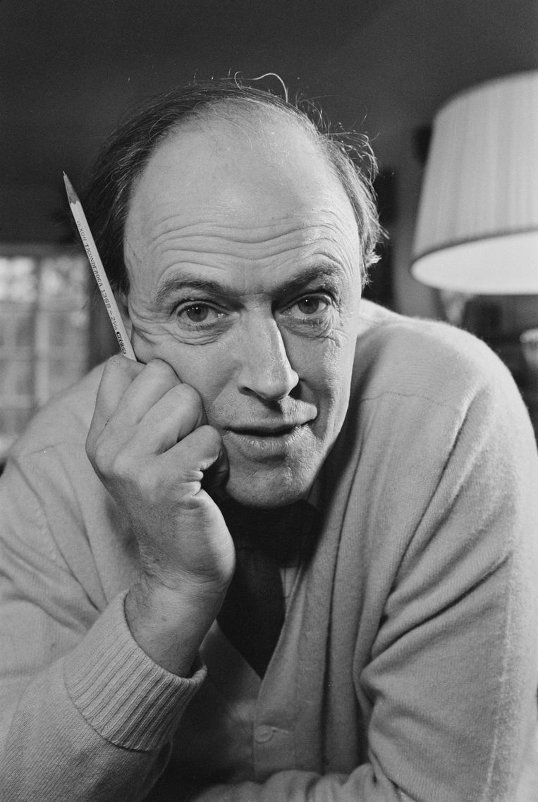 De Britse auteur Roald Dahl (1916 - 1990).  Beeld Getty Images