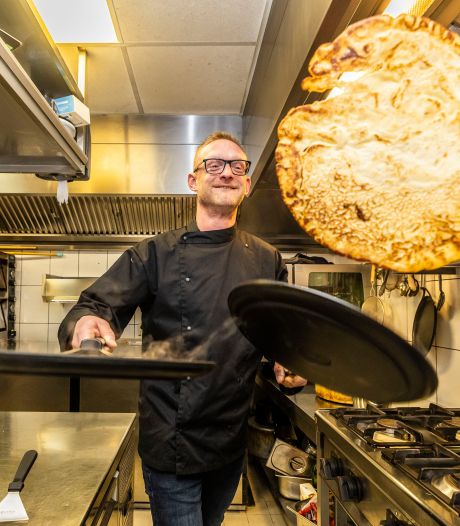 Dit is waarom kok Adelhard de pizza’s heeft ingeruild voor pannenkoeken: ‘Ik moet wel om te overleven’