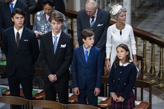 (L-R) De Deense prins Nicolai, prins Felix, prins Henrik en prinses Athena wonen een kerkdienst bij in de kathedraal in Kopenhagen, Denemarken, 11 september 2022. De dienst is ter gelegenheid van de 50e verjaardag van de troonsbestijging van de Deense koningin Margrethe II.