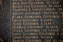 Bij de synagoge in Kampen staan de namen van joodse inwoners van Kampen die in de Tweede Wereldoorlog om het leven zijn gekomen .