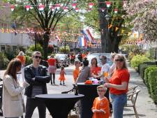 Geen uitbundig gefeest maar ‘toch sfeer’ bij Koningsdag in Eindhovense wijken: ‘Nooit zo close geweest met buren als nu’