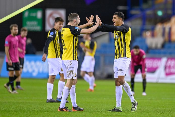 Jacob Rasmussen en Danilo Doekhi vormen een blok achterin bij Vitesse.