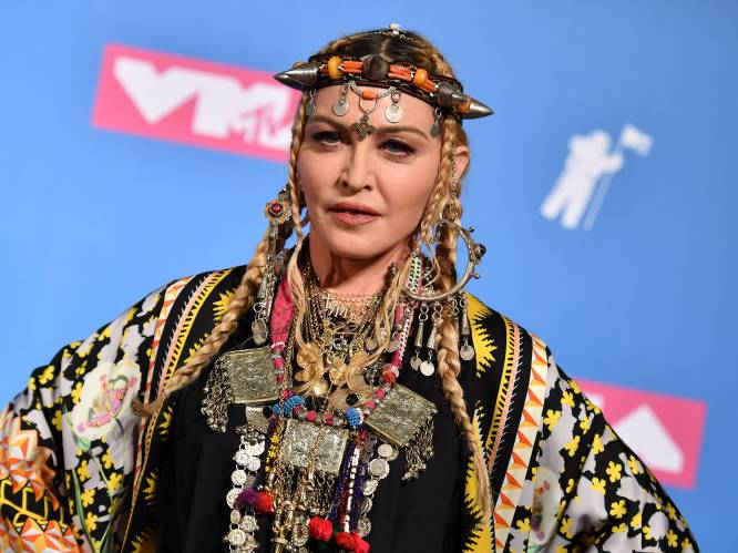 “Ze dacht dat het wel voorbij zou gaan”: Madonna negeerde symptomen voorafgaand aan ziekenhuisopname