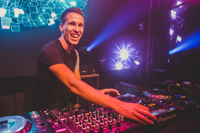 Bart Wessels, bekend als dj BWESS.