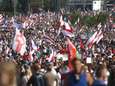 Opnieuw tienduizenden betogers op straat in Wit-Rusland, tientallen arrestaties 