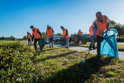 World cleanup day AZC Gilze: 'Als ik het niet opruim, wie dan wel?’