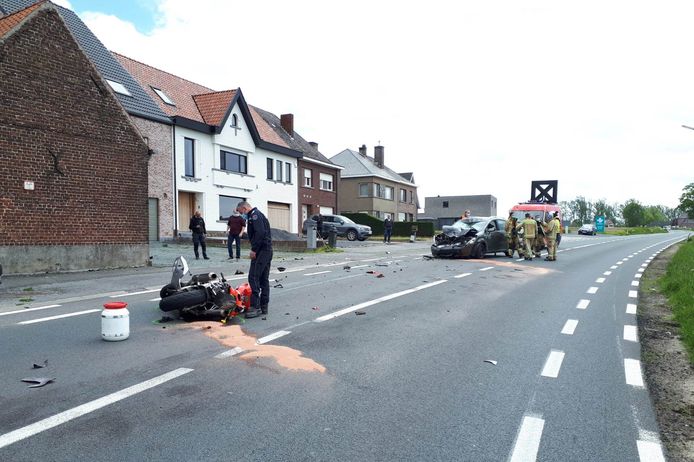 Het ongeval gebeurde de eerste helling van de Gentweg N42 in Sint-Lievens-Esse (Herzele).
