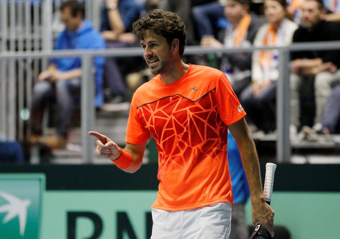 Robin Haase in zijn Davis Cupduel met de Fransman Adrian Mannarino