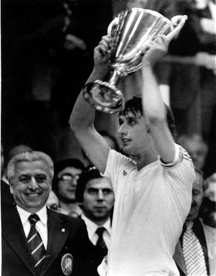 In 1978 loodste Goethals paars-wit naar een derde Europa Cup-finale op rij. Tegenstander Austria Wien werd toen met 4-0 ingeblikt. Rensenbrink scoorde twee keer en mocht na afloop als aanvoerder de Europacup in ontvangst nemen.