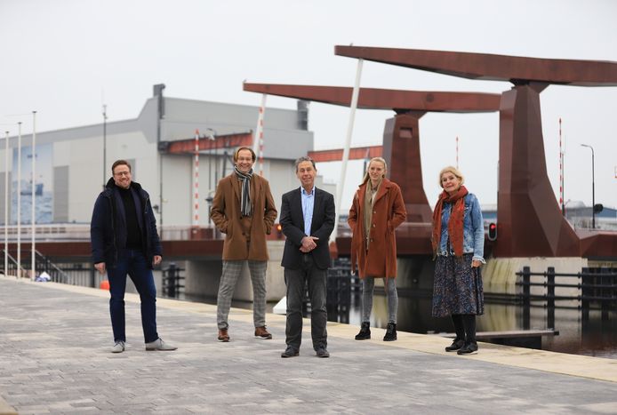 Kandidaten op de lijst van ChristenUnie Reinder de Jong, Dennis Karel, Pieter Jan Mersie, Joy Droogsma en Marian Roos-Koolwijk.