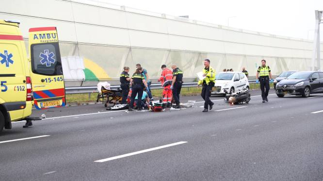 A4 Richting Amsterdam Volledig Dicht Door Ongeluk Bij Leiden Den Haag Ad Nl