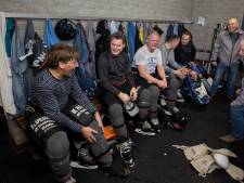 De ‘oude ijshockeytijgers’ van Nijmegen zijn nog goed én fanatiek