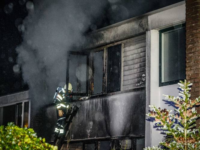 Zware tol na woningbrand in Nederlandse Emmen: broertje (6) en zusje (5) komen om