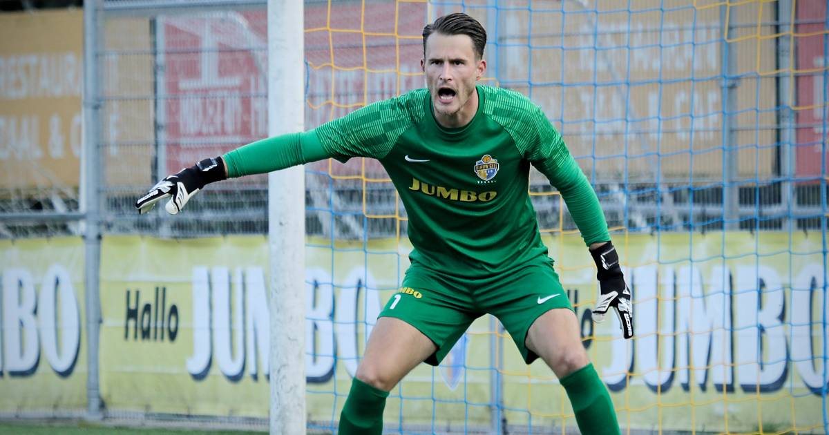 Amateurkeeper Jordy breekt jukbeen na heftige botsing: ‘Van de morfine moest ik alleen maar overgeven’.