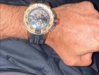 Beelden tonen hoe ex-bokskampioen Amir Khan op brutale wijze beroofd wordt van horloge van 80.000 euro