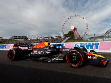 Max Verstappen wint kwalificatie met miniem verschil en gaat van pole op titeljacht