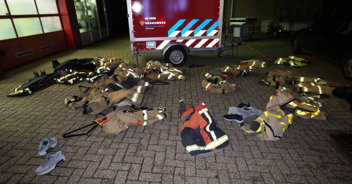 Brandweer Loenen helpt collega’s brandweer Eerbeek letterlijk uit de