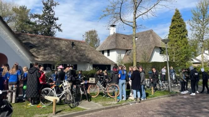 Geschorste docent mag naar Bonhoeffer College in Enschede terugkeren: hij gedroeg zich ‘slechts’ onhandig 