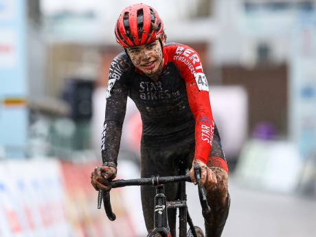 Junior Wies Nuyens pakt zilver op BK veldrijden: “Ik heb enorm genoten van het podium” 