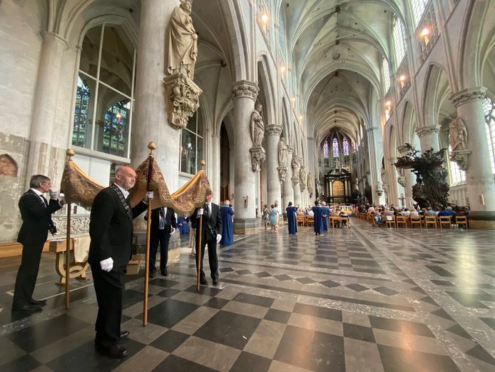 MECHELEN - De Hanswijkprocessie ging vooraf met een misviering in de Sint-Romboutskathedraal