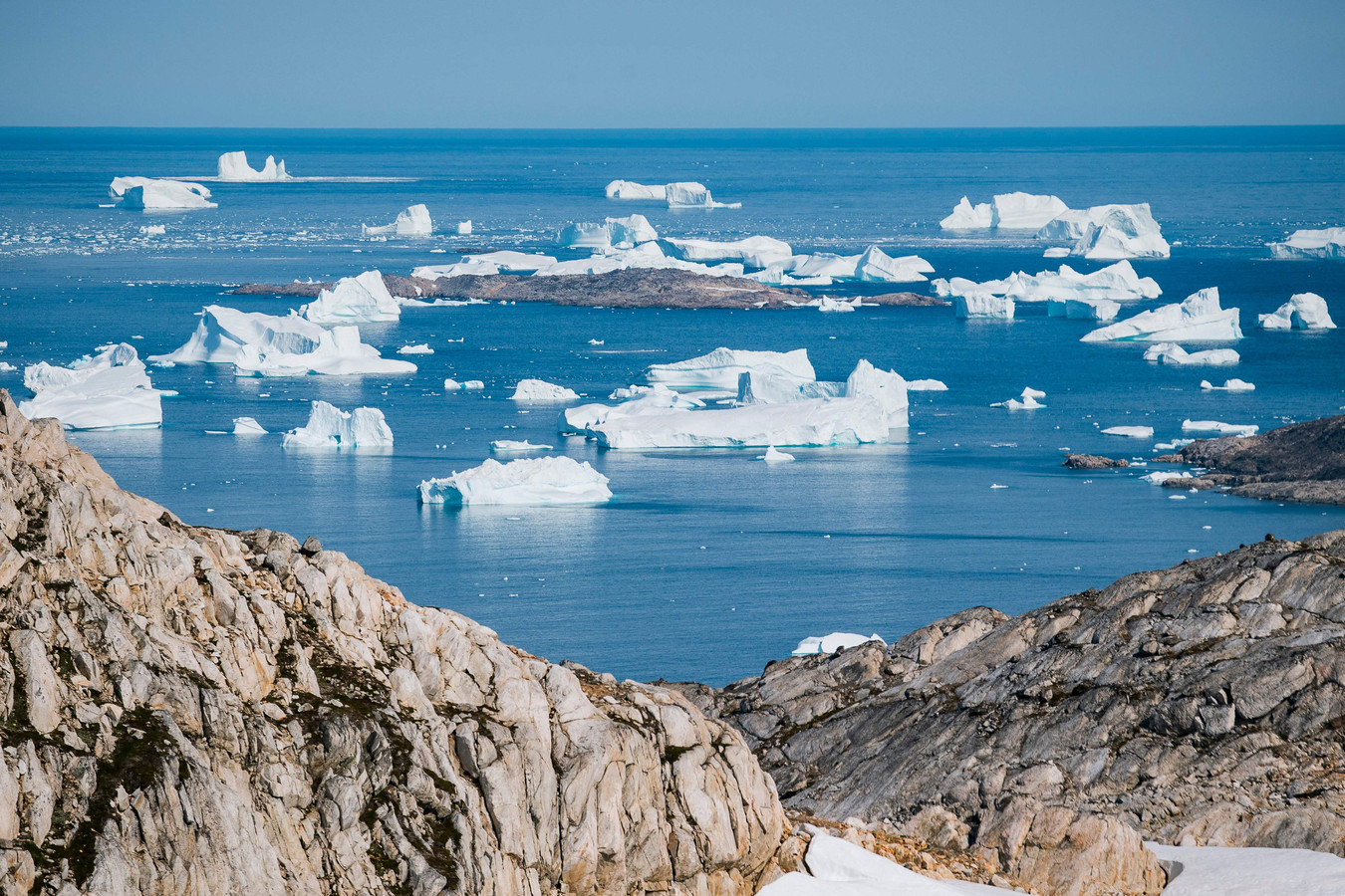 “En ce qui concerne la fonte de la calotte glaciaire du Groenland, on a déjà dépassé sa température de conservation”, explique Jean-Pascal van Ypersele. D’où l’urgence de réduire les températures afin de ralentir sa fonte.