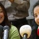 Angelica en moeder dienen klacht in