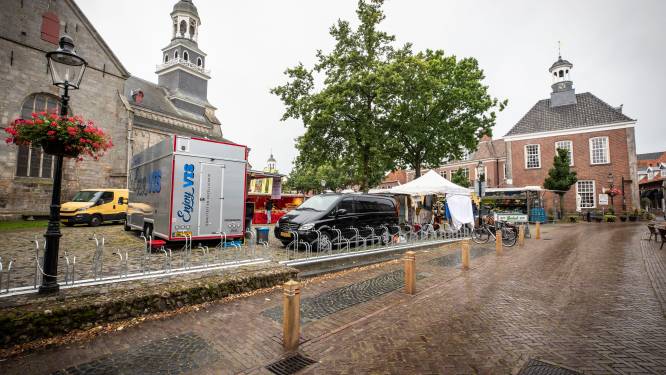 Minder auto’s, meer ruimte voor fietsen maar geen fietskelder: gemeente gaat ‘streng handhaven’ in centrum Ootmarsum