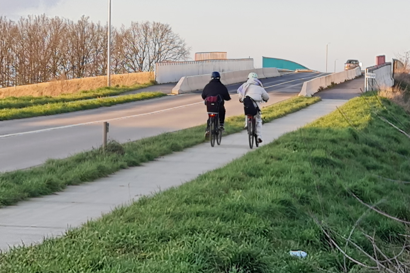 De gemeente geeft een positief advies over de voorlopige oplevering van het fietspad tussen de bebouwde kom van Vertrijk en Willebringen.