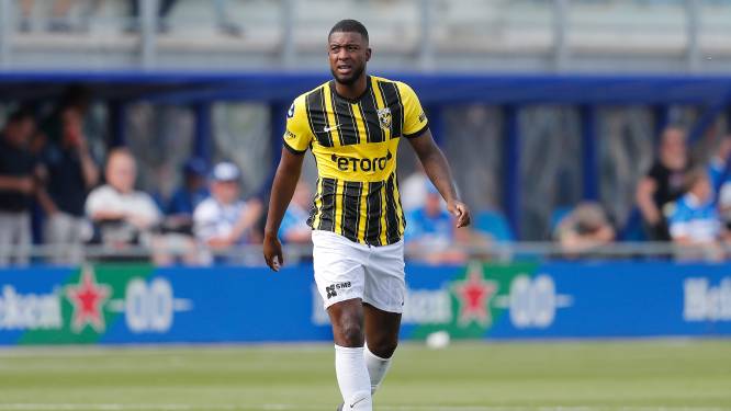 Vitesse met Bazoer in de basis tegen Anderlecht
