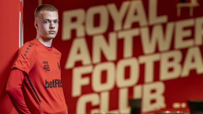 INTERVIEW. Antwerphype Arthur Vermeeren over de ‘Great Old’, de Duivels en Engelse interesse: “Een makelaar? Dat vind ik nog niet nodig”