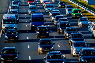 Ongeluk met vier auto's op A50 zorgt voor file