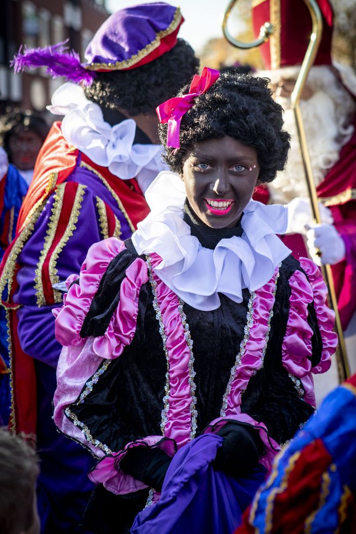Huidige begroting Tot stand brengen Zwarte Piet blijft in Tubbergen gewoon zwart: 'We doen hier niet aan  roetveegpieten' | Tubbergen | tubantia.nl