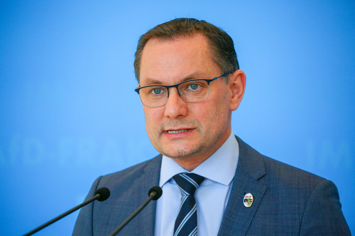 Mede-partijvoorzitter Tino Chrupalla: 'Dit is een ingreep in de vrije concurrentie van democratische partijen met staatsmiddelen.' Beeld Getty Images