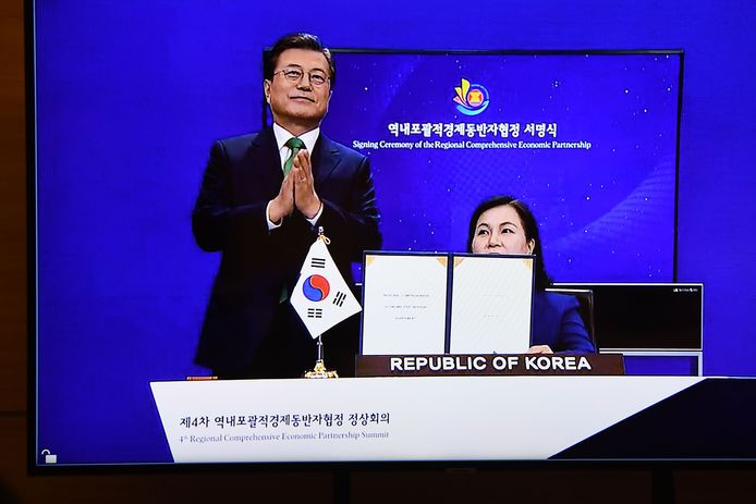 Ook Zuid-Korea was van de partij, met president Moon Jae-in (links) en de minister voor handel, Yoo Myung-hee.