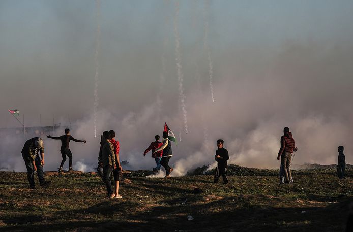 Gisteren kwam nog een Palestijn om door Israëlische schoten, tijdens betogingen en schermutselingen langs de grens tussen de Gazastrook en Israël.