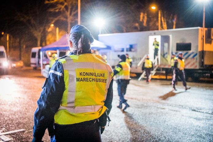 Verkeerscontrole in Heesterakker, Eindhoven.