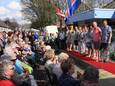 Archieffoto van ‘Lentekriebels’ in Angeren (2017). De modeshow met catwalk aan de Molenstraat was dat jaar een van de onderdelen van de braderie. Het evenement is een initiatief van de ondernemersvereniging.