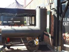 Peperdure en loodzware barbecuesmoker gejat in Vragender: ‘Het moeten sterke jongens geweest zijn’