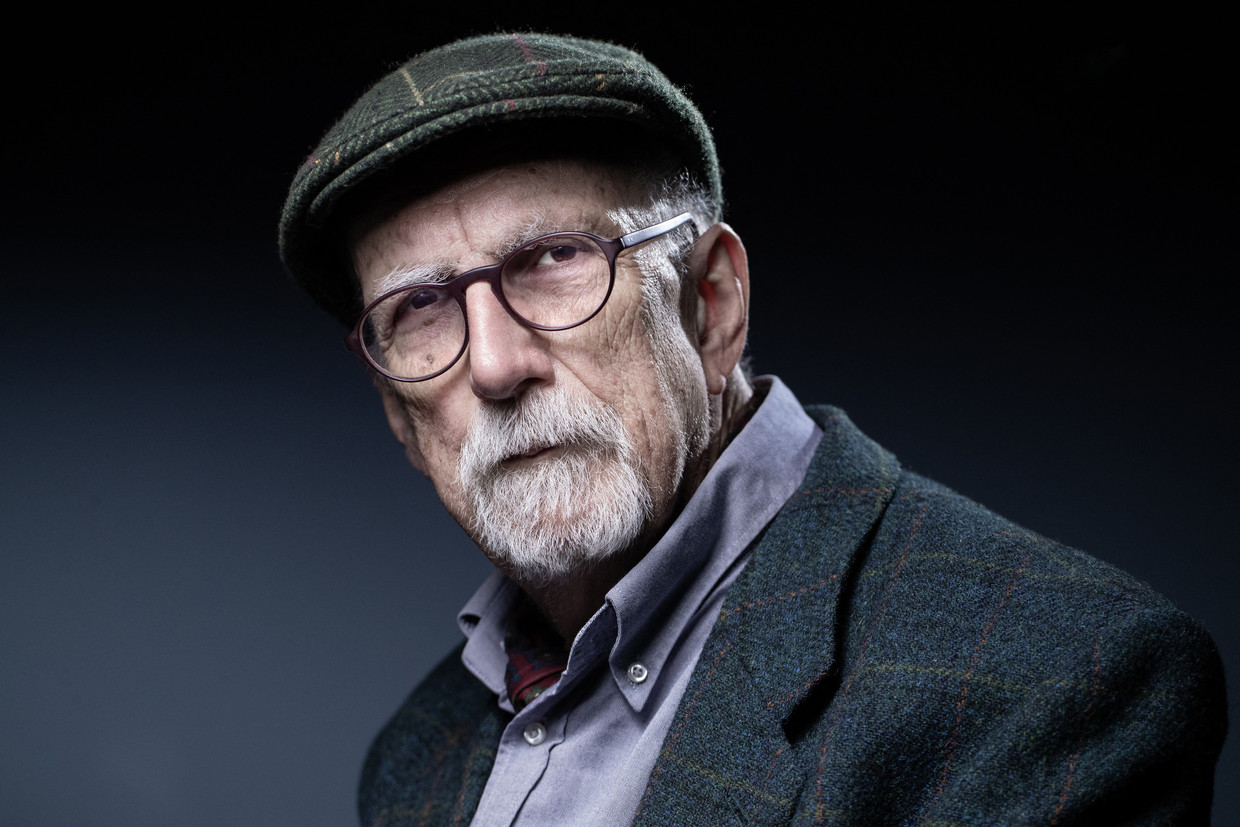 Door critici werd Latour gezien als een gevaarlijke relativist en postmodernist. Beeld AFP