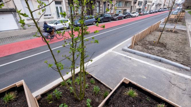 “U hebt zich net als de automobilisten vastgereden”: oppositie kritisch over uitstel heraanleg Vesten