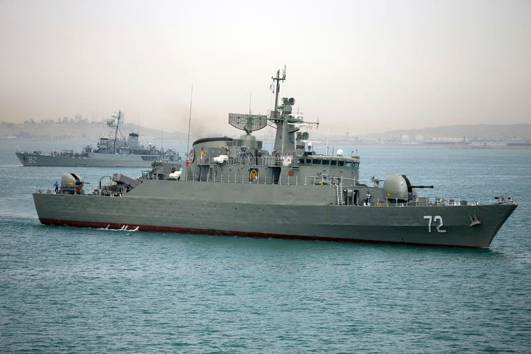 Iraanse marineschepen in de Perzische Golf. Beeld AP