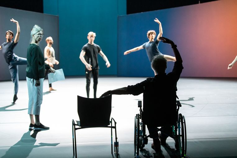 Toer van Schayk tijdens repetities bij Het Nationale Ballet in Amsterdam. Beeld Natascha Libbert