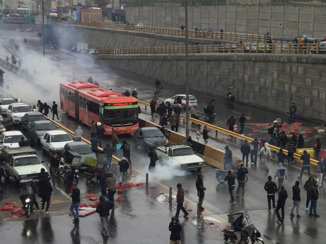 Protesten in Iran wegens stijgende benzineprijzen: één dode