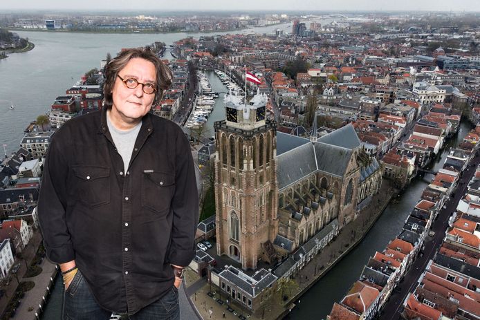 Kees Thies wandelt regelmatig door de binnenstad van Dordrecht.
