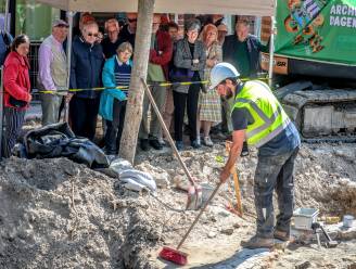 Archeologiedagen lokken massaal Bruggelingen die dolenthousiast zijn over de opgravingen op de BRUSK-site: “Het is veel meer dan een putje graven” 