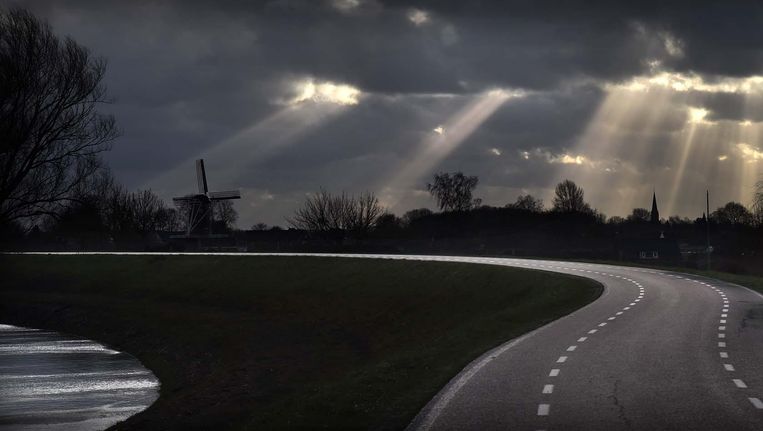 Een hoogwatergeul dreigt het Gelderse Varik te omringen met water - Volkskrant