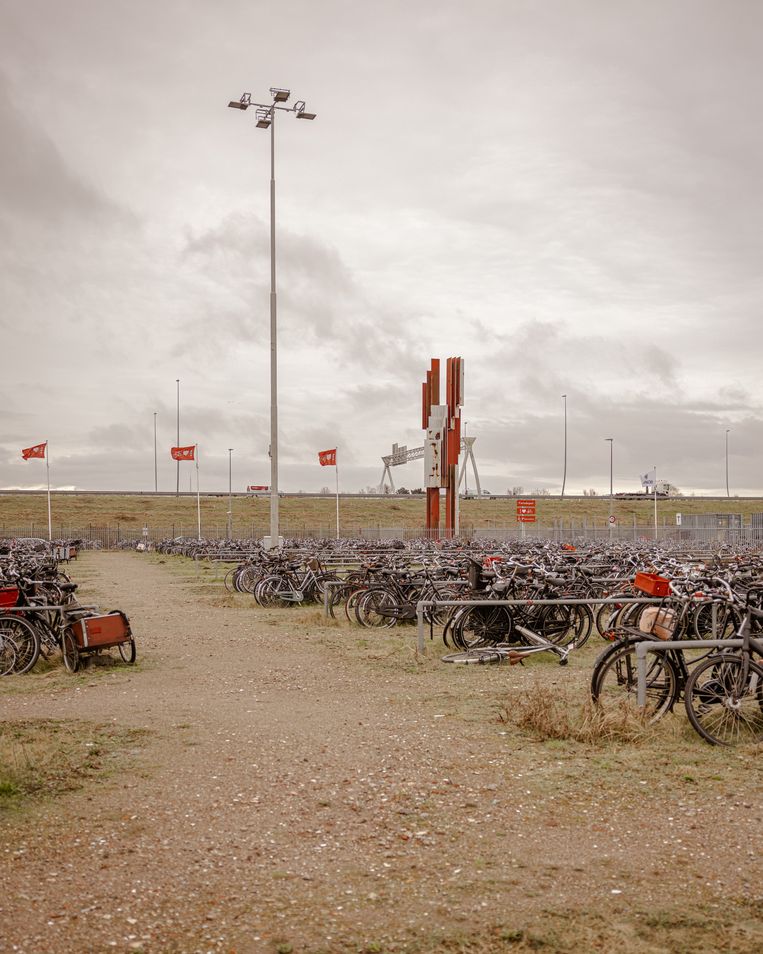 neem medicijnen Quagga Wegrijden Reconstructie van de handel in weggeknipte fietsen: zo werd het fietsdepot  voor Amsterdam een financieel debacle