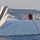 Dramatische beelden van gekapseisd cruiseschip Costa Concordia