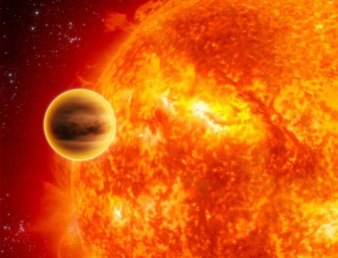 Een simulatie van een exoplaneet die dicht rond zijn ster draait.