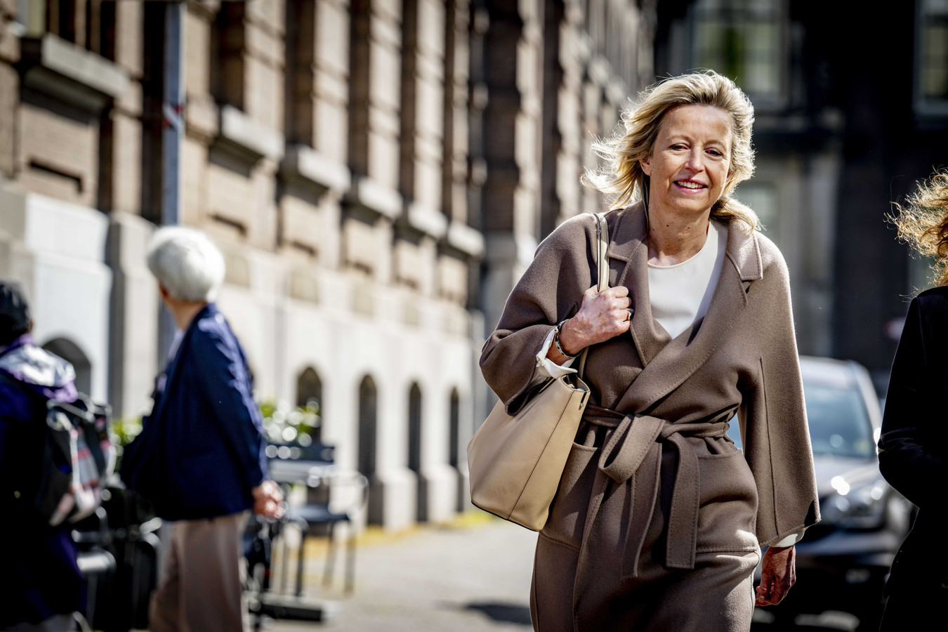 Defensieexperts weten één ding zeker lessen F16 vliegen beginnen met